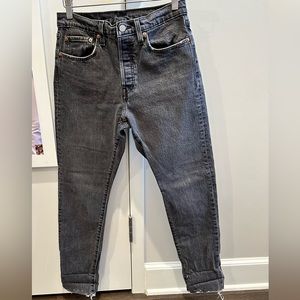 Black levi’s jeans